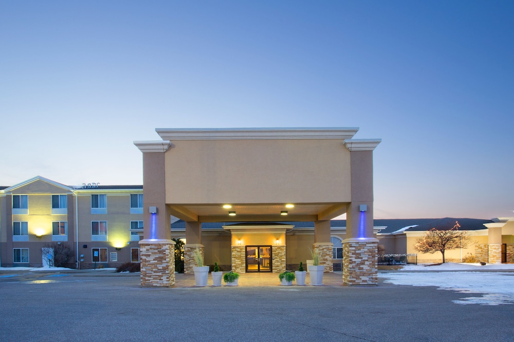 Holiday Inn Express & Suites Lexington an IHG Hotel - featured photo