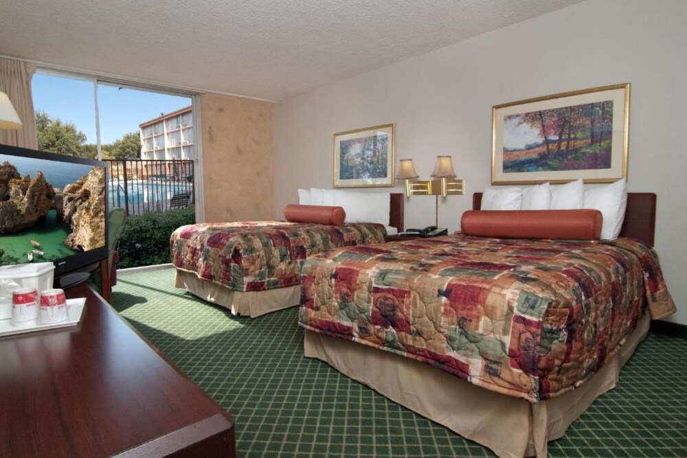 Holiday Inn Dallas Market Ctr Love Field an IHG hotel - photo 7
