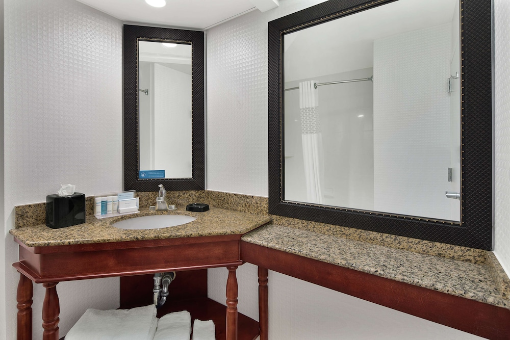 Hampton Inn Atlanta Newnan - photo 13