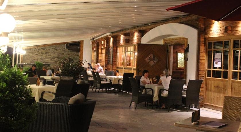 Edelweiss Lounge Restaurant Hotel Pizza Cafe Billard Gasthof in Mayrhofen, Austria