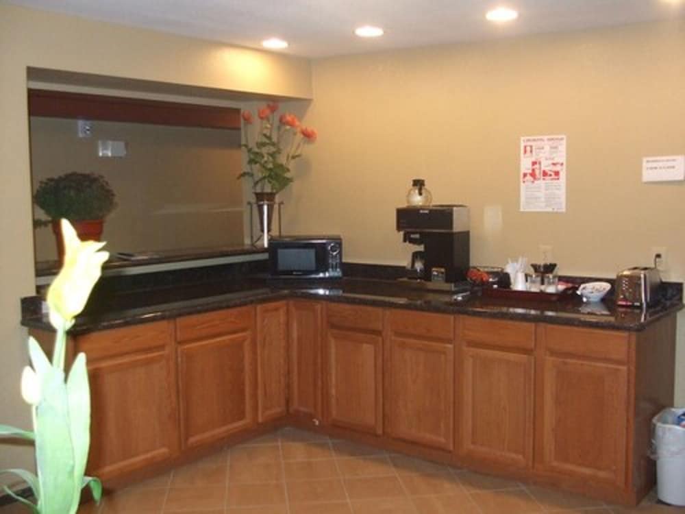 Americas Best Value Inn Caldwell - photo 22