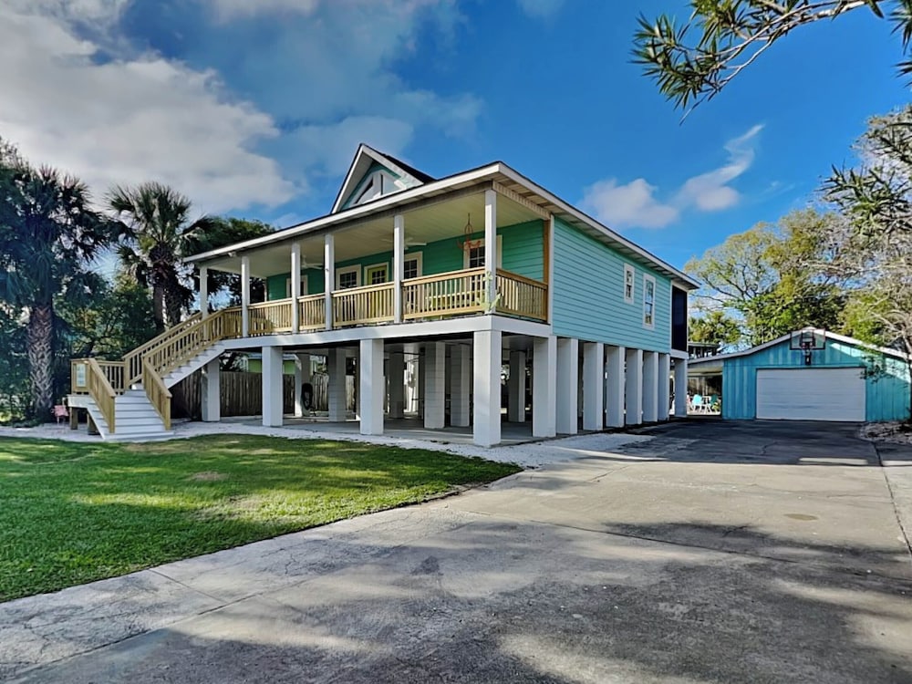 Back River Bungalow by Tybee Vacation Rentals — 4-Star Luxury Hotel in Tybee Island, United States