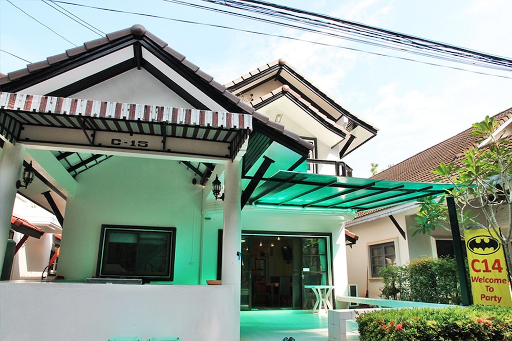 Oceanside Place C13 C14 C15 in Klaeng, Thailand