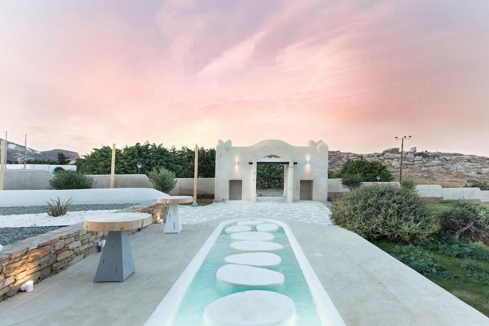Naxos Euphoria Suites pet-friendly hotel Naxos