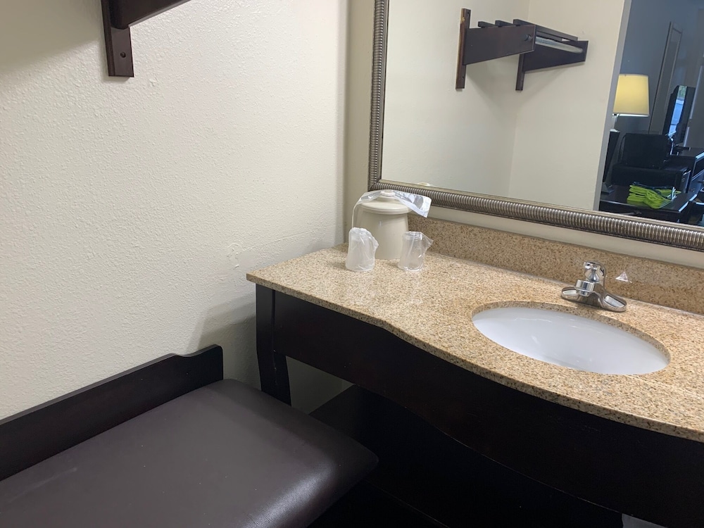 Blackwater Inn - photo 24