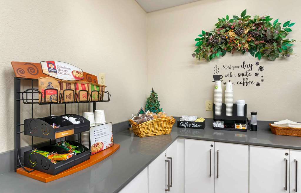 Extended Stay America Suites Kansas City Airport - photo 9