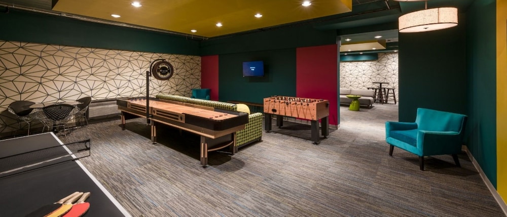 Global Luxury Suites at The Village - photo 51