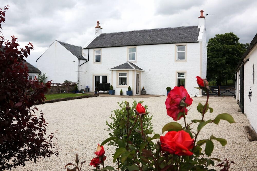 Crofthead Farm House — 4-Star Luxury Hotel in Mauchline, United Kingdom