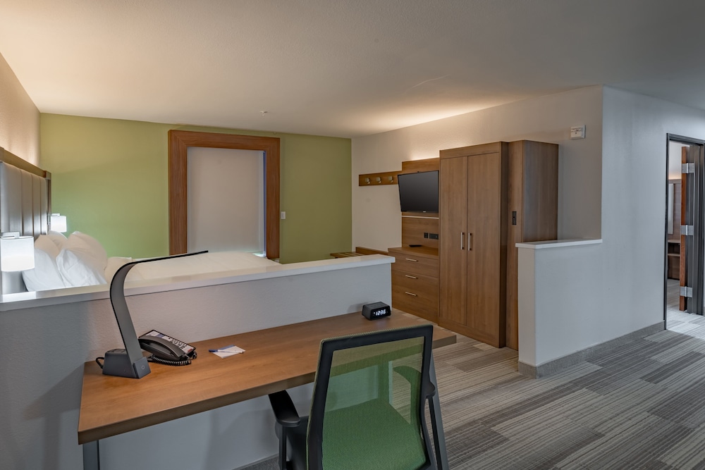 Holiday Inn Express & Suites N Waco Area West by IHG - photo 20