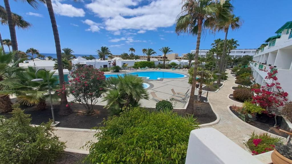 Precioso Apartamento En Playa Bastian — 4-Star Luxury Hotel in Costa Teguise, Spain