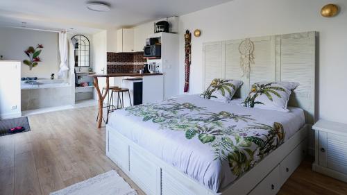 Maisonnette Cosy Bord de Seine 30min Paris — hotel in Carrieres-Sous-Poissy