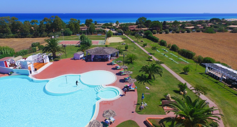 Rey Beach Club - carbon neutral hotel in Muravera