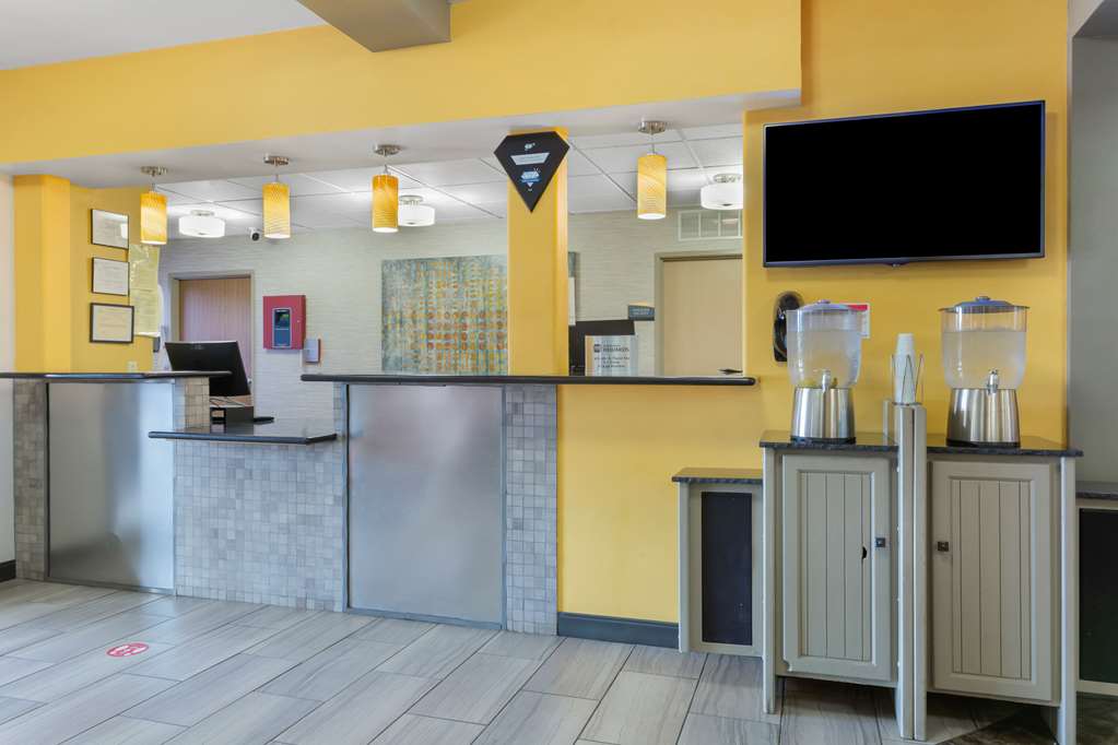 Best Western Plus The Four Corners Inn - photo 37