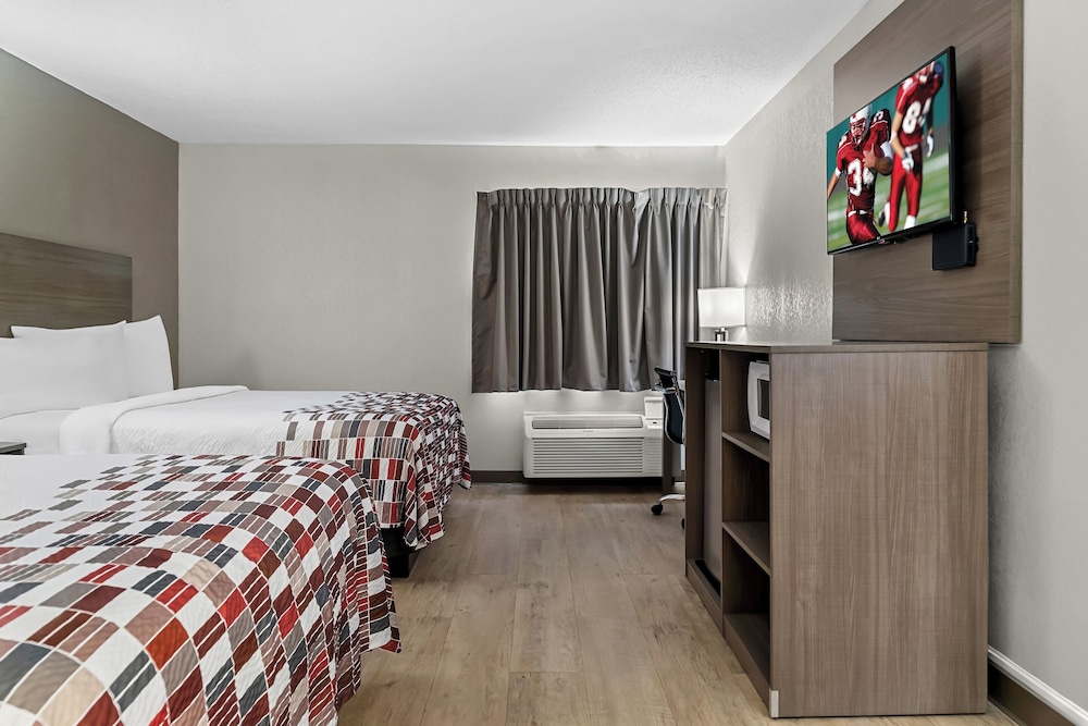 Red Roof Inn Flint - photo 8