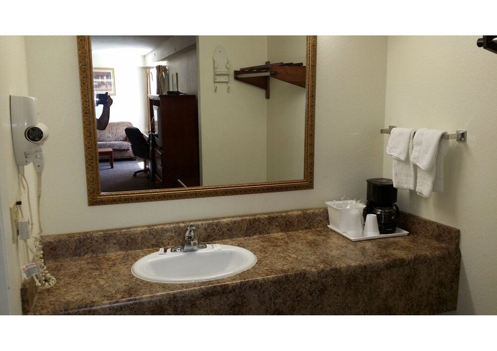 Cajun Inn - photo 9