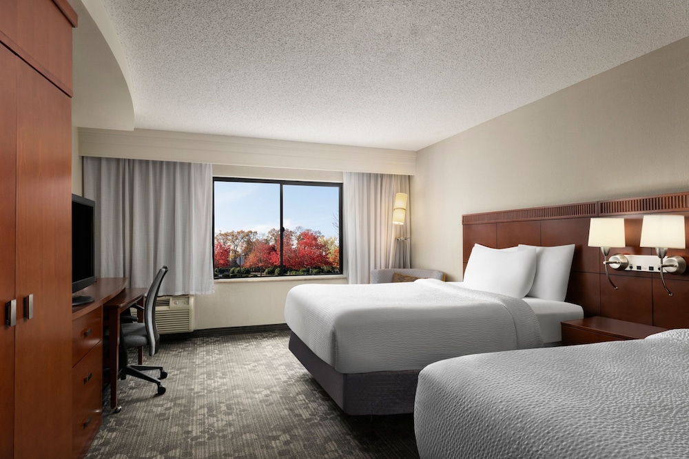 Courtyard by Marriott Wall at Monmouth Shores Corporate Park - photo 13
