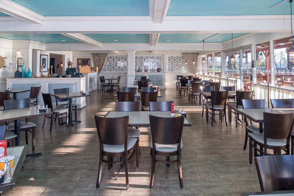 Best Western Edgewater Resort - photo 10