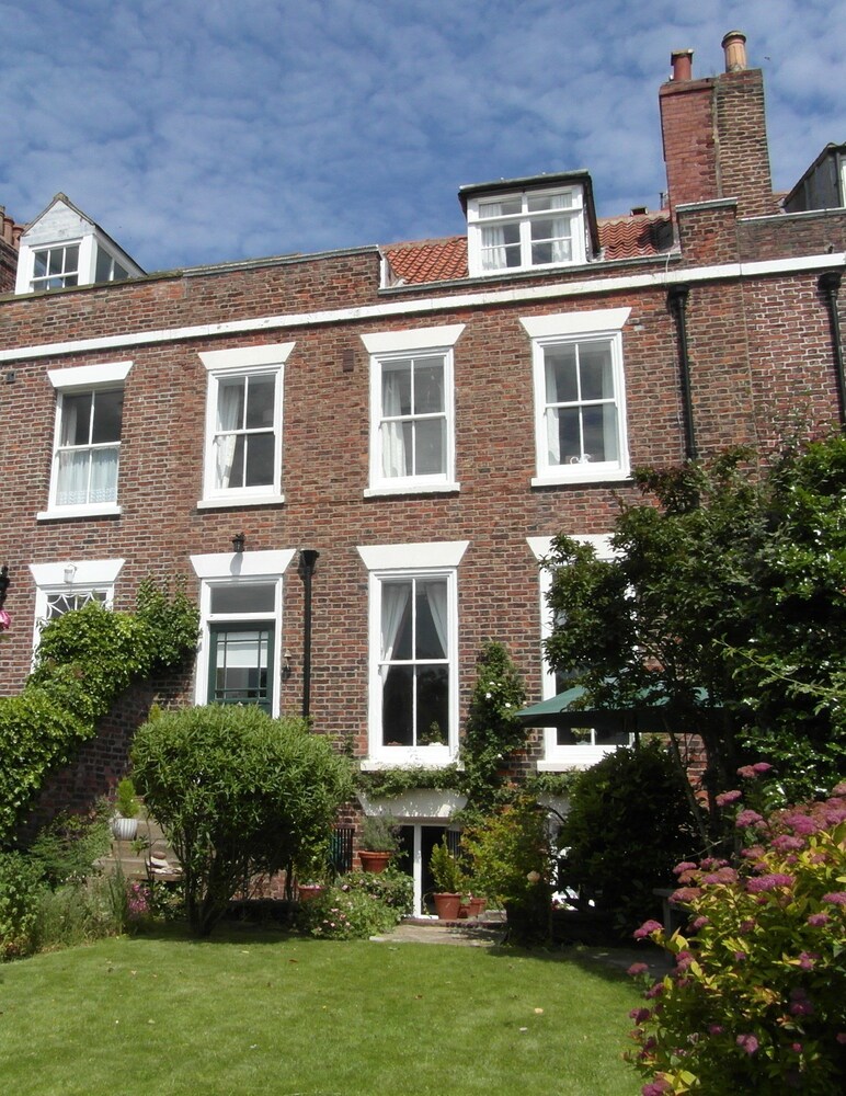 Saint Hilda's House — 5-Star Luxury Hotel in Whitby, United Kingdom