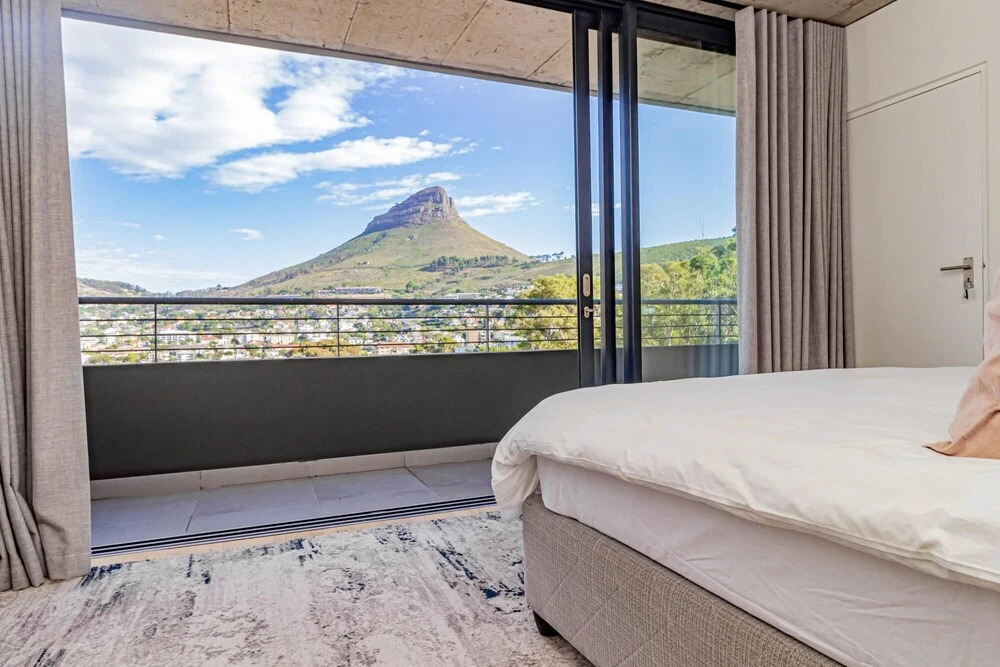 40 on L Modern Oasis with Stunning Views