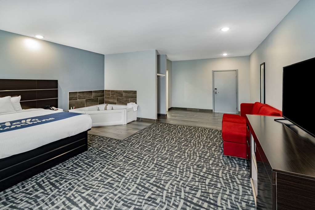 Days Inn & Suites by Wyndham Horn Lake Memphis Graceland - photo 22