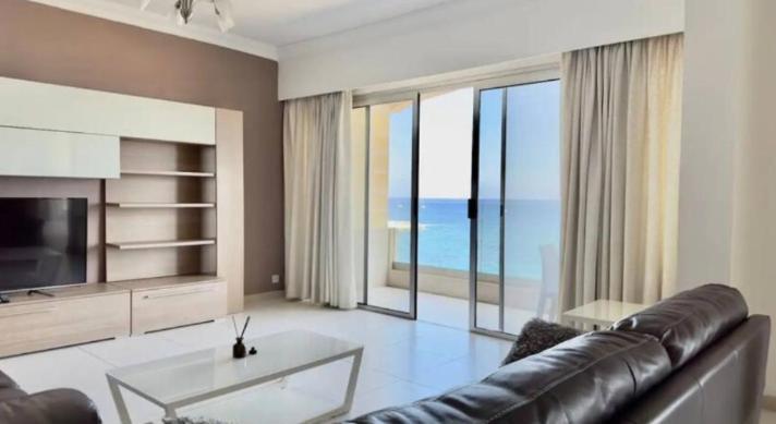 Sea View Apartment on Promenade S1 — 4-Star Luxury Hotel in Sliema, Malta
