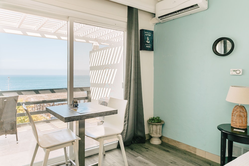 Laguna Cove Hotel - photo 41