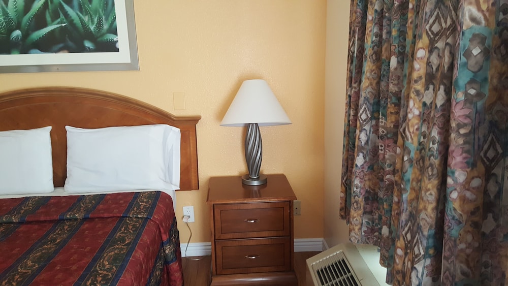 Flamingo Inn Long Beach - photo 8