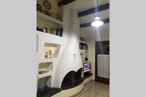 Casita Blanca Con Fibra Optica Y Piscina Cominutaria — Tossa De Mar