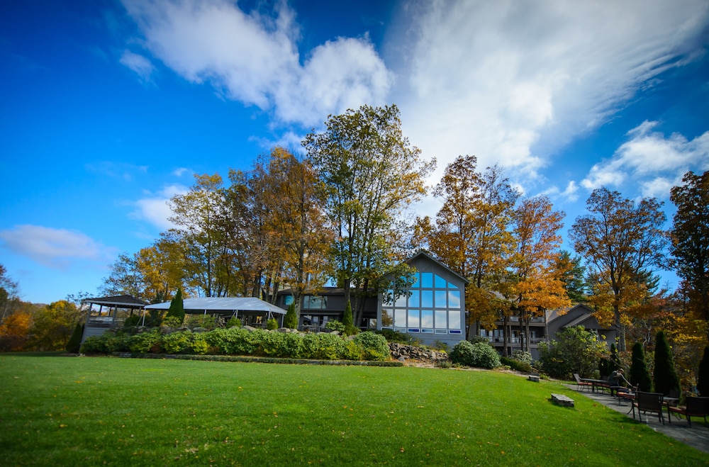 The Inn at Crestwood - photo 2