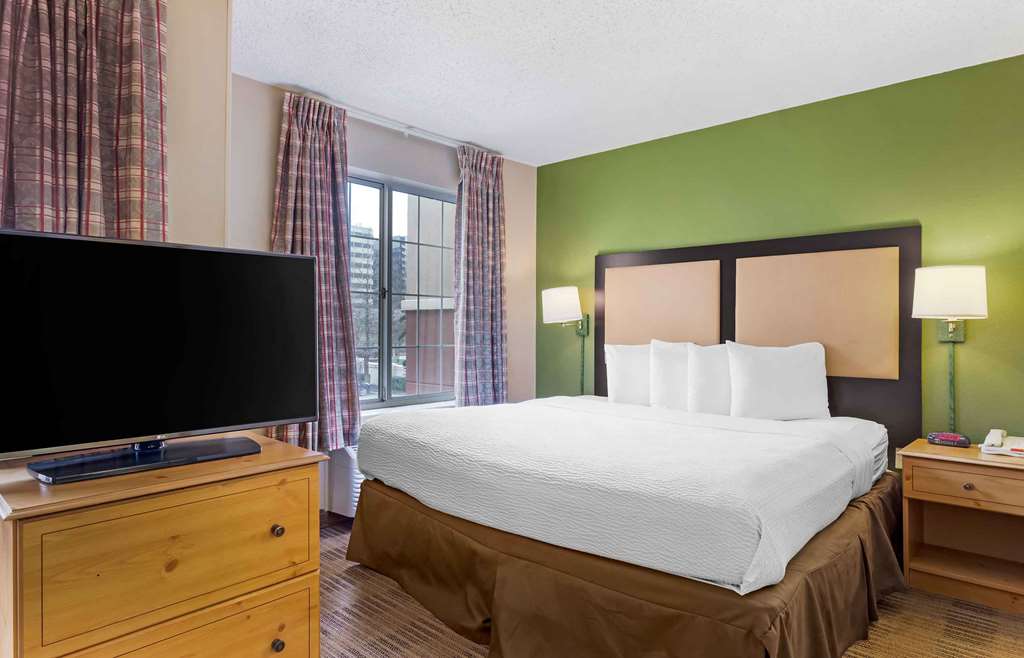 Extended Stay America Suites Houston Galleria Uptown - photo 30