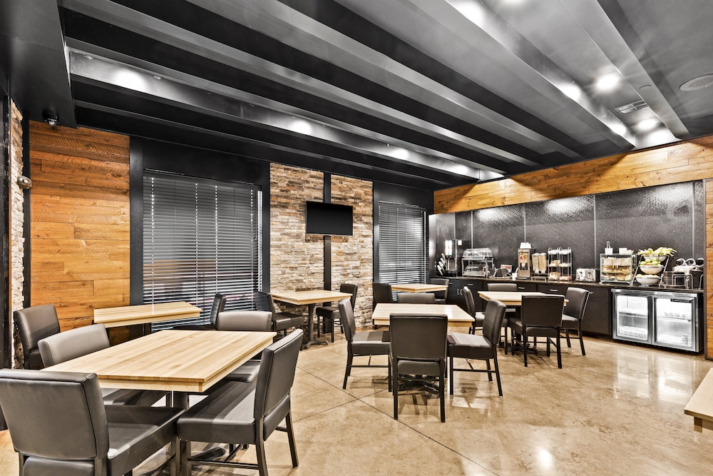 Cobblestone Hotel & Suites Superior Duluth - photo 48