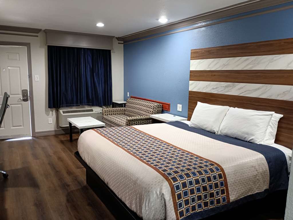 Americas Best Value Inn & Suites Alvin Houston - photo 8
