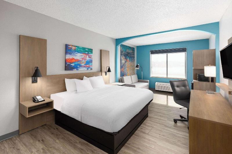 MainStay Suites Decatur River City - photo 47