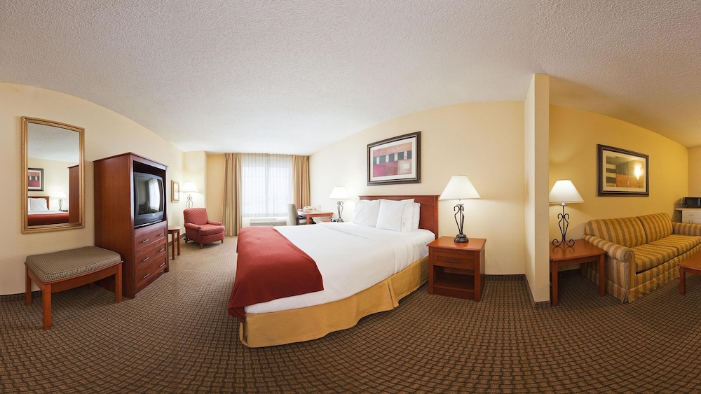 Holiday Inn Express & Suites Greenville by IHG - photo 7