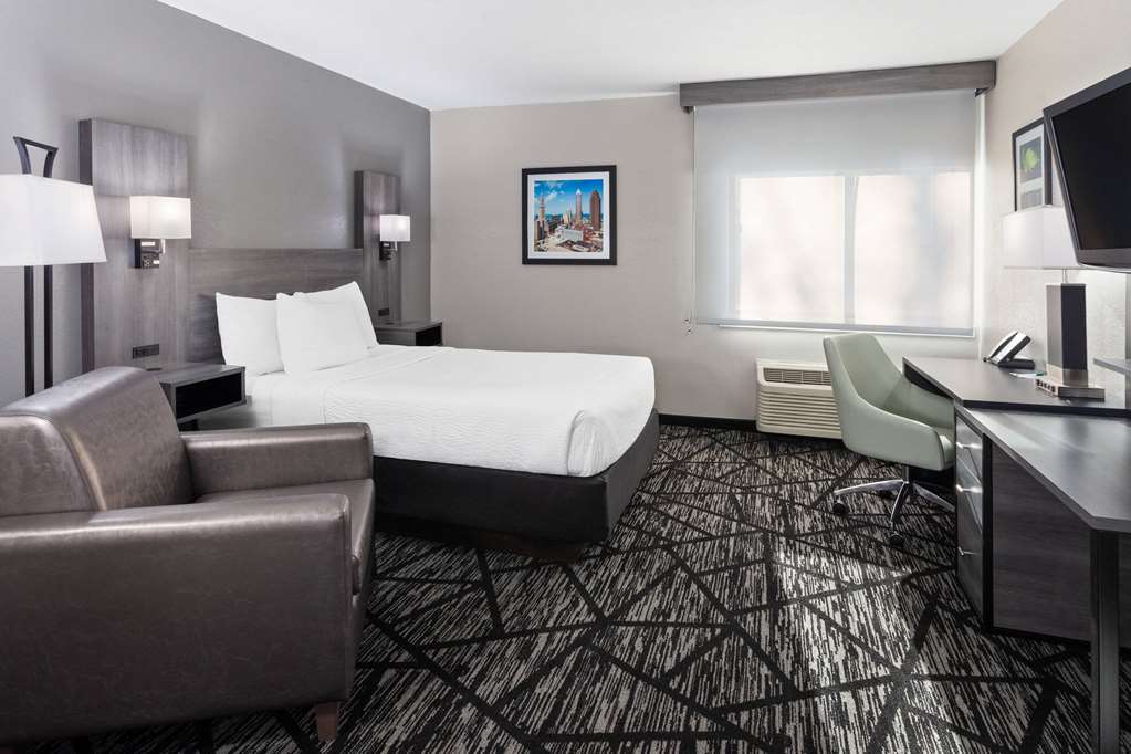 La Quinta Inn by Wyndham Cleveland Independence - photo 15