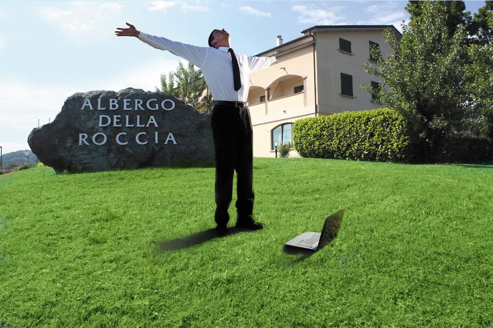 Albergo della Roccia — 4-Star Luxury Hotel in Varano De' Melegari, Italy
