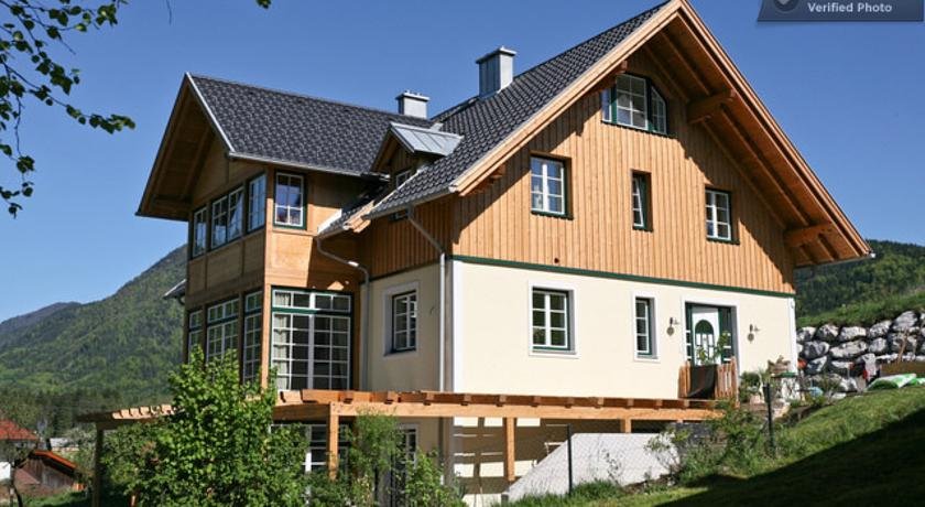 Landhaus Roidergütl — 4-Star Luxury Hotel in Sankt Wolfgang Im Salzkammergut, Austria