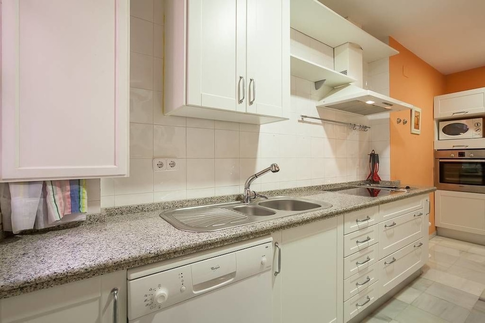 SevillaHome Bonito Piso Junto al Rio — 4-Star Luxury Hotel in Sevilla, Spain