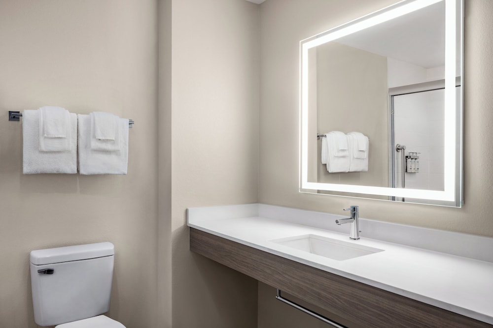 Holiday Inn Express & Suites Hagerstown by IHG - photo 18
