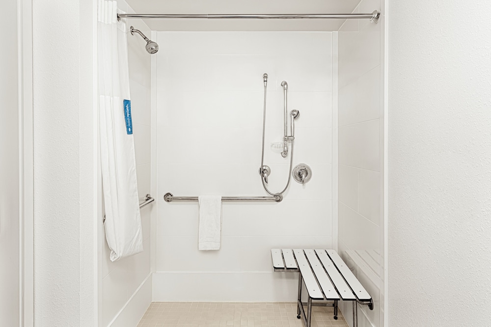 Hampton Inn Georgetown Marina - photo 23