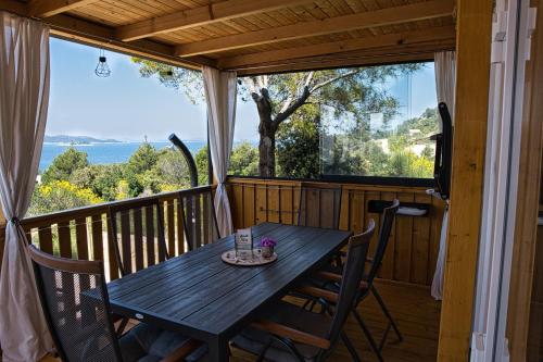 Mobilehome Palema 16 — 4-Star Luxury Hotel in Pakostane, Croatia