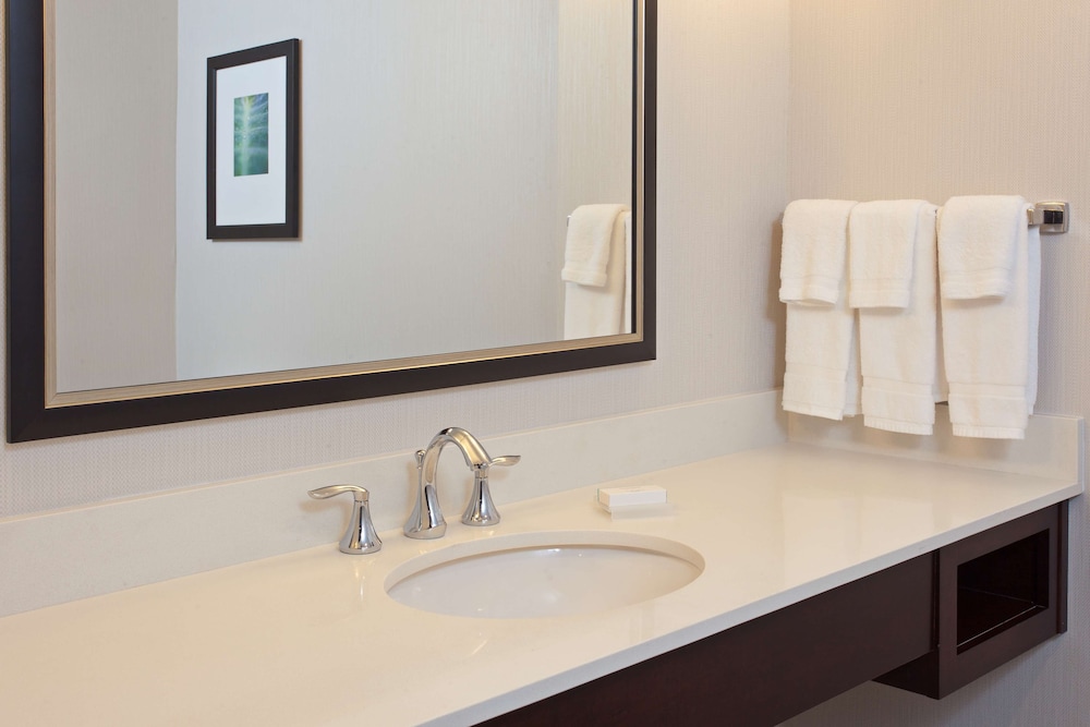 Hilton Garden Inn Irvine Orange County Airport - photo 18