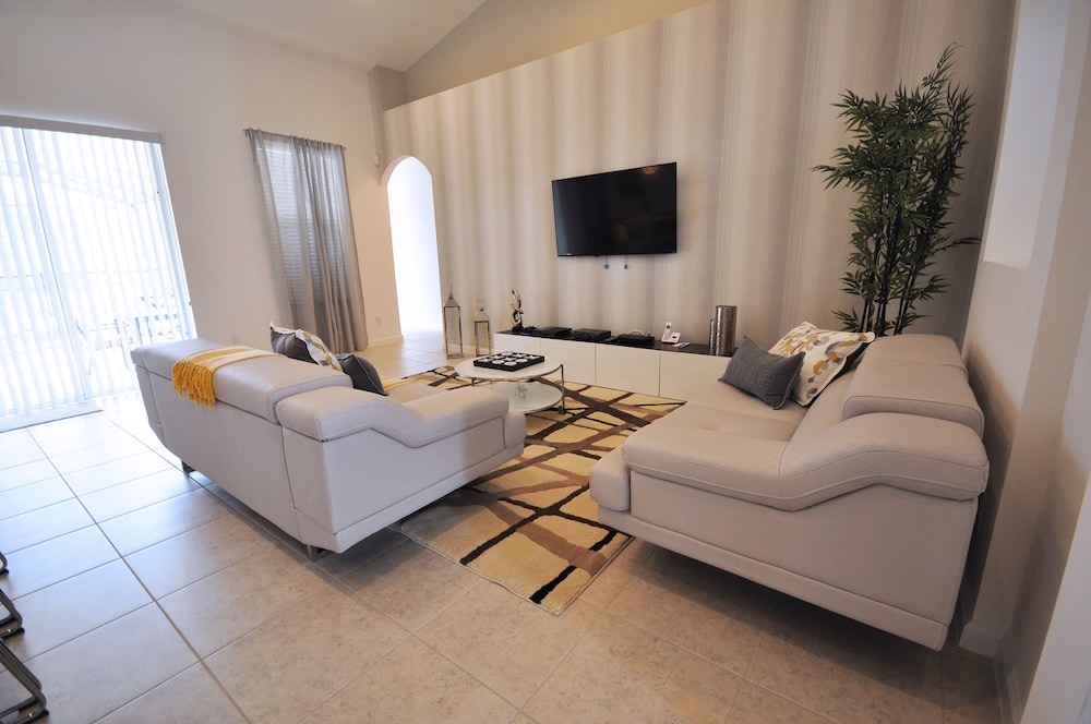 Solterra Resort by VHC Hospitality - photo 20