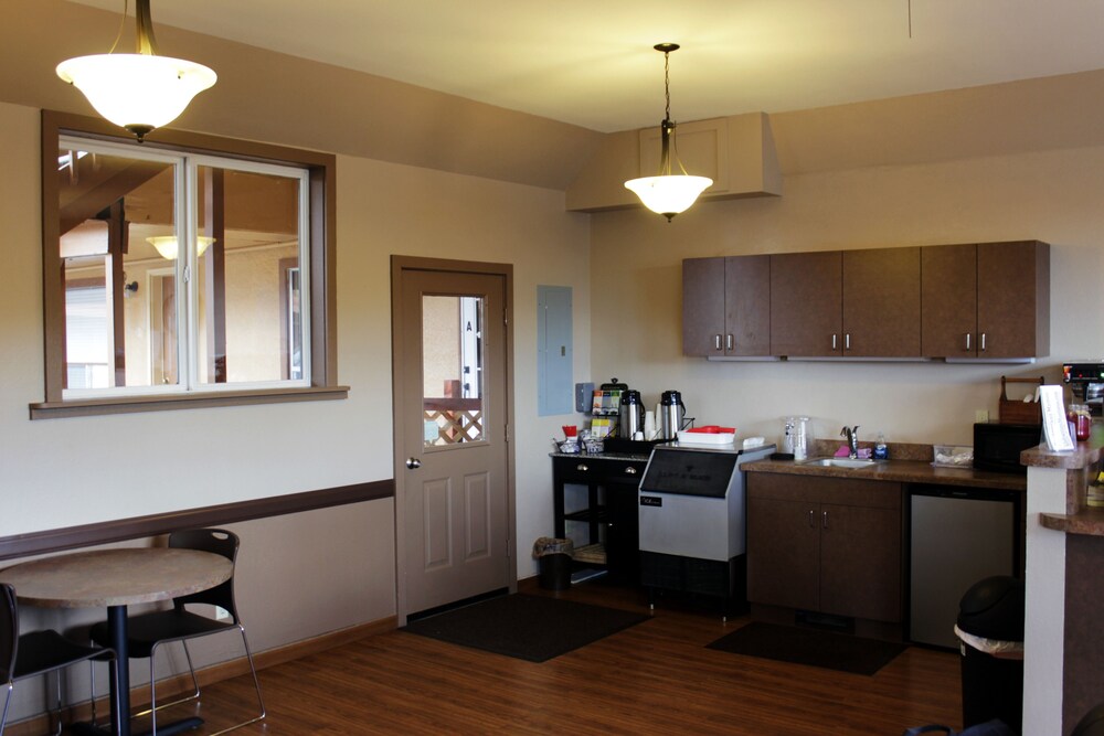Country Motor Inn - photo 6