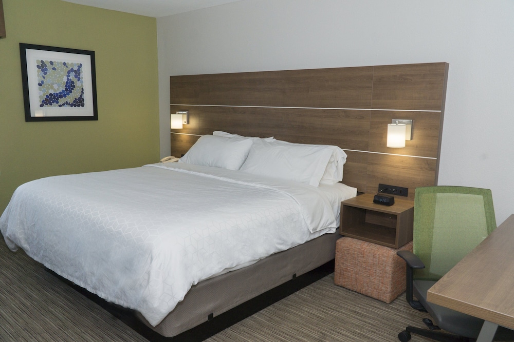 Holiday Inn Express Hotel & Suites Madison by IHG - photo 40