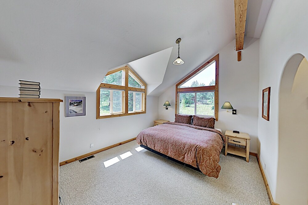 Tahoe Donner Luxury Sleeps 14 Hot tub 3100 sqft - photo 3