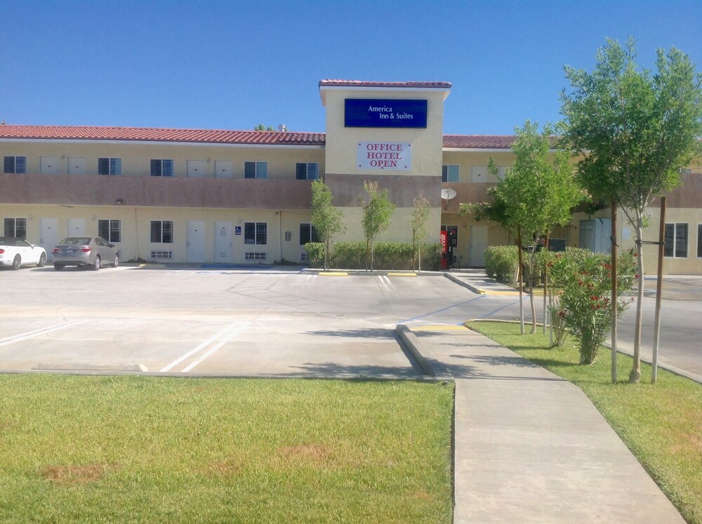 America Inn & Suites - photo 16