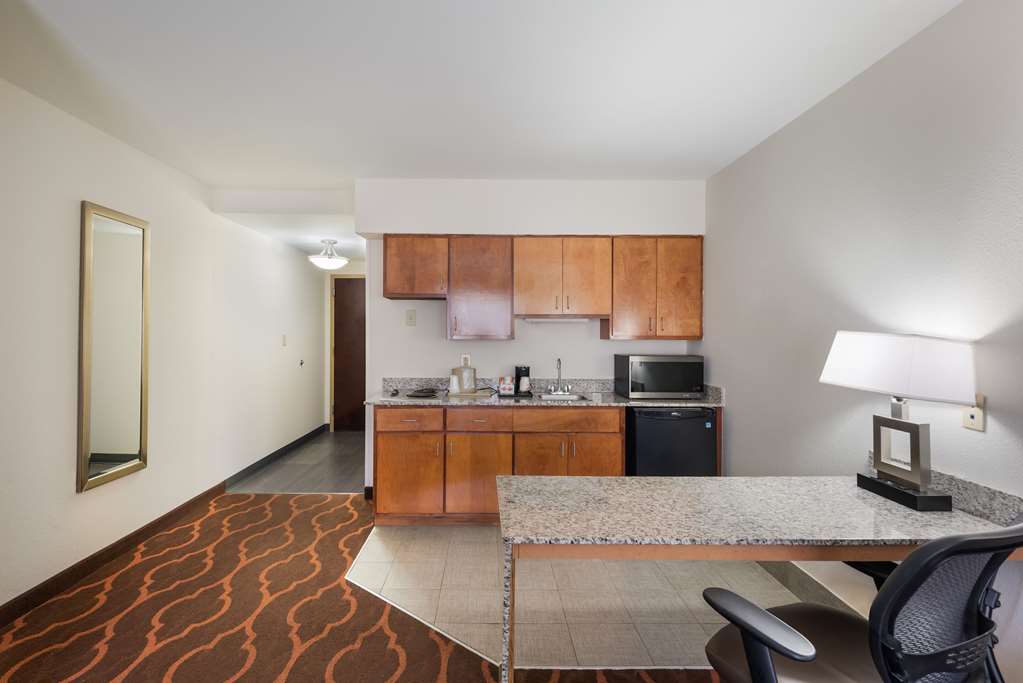 Quality Inn & Suites Huntsville Research Park Area - photo 20