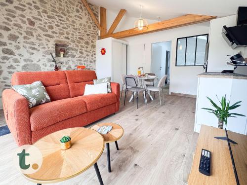 Tranquiloue Le Nid de Mary 10min du PuyduFou in Les Herbiers, France