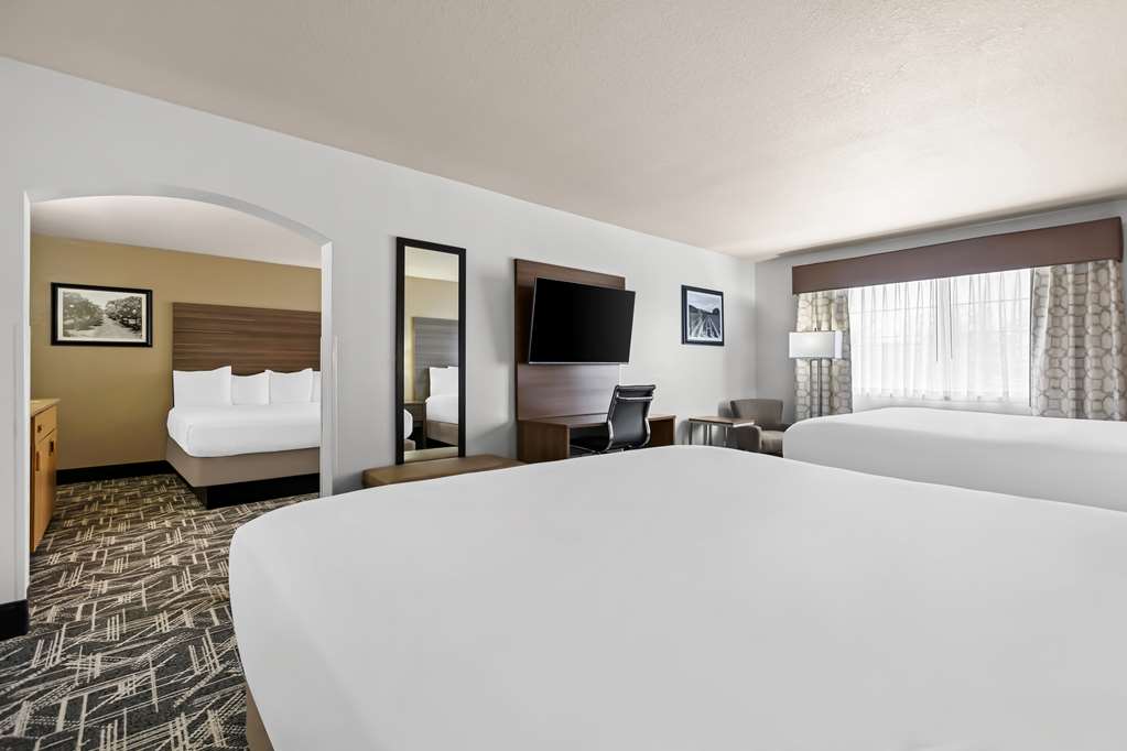 Best Western Plus Caldwell Inn & Suites - photo 30